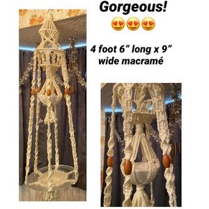 GORGEOUS!😍 4 foot hanging macramé double layer plant holder
! ☝🏻😍🌺🌺🌺